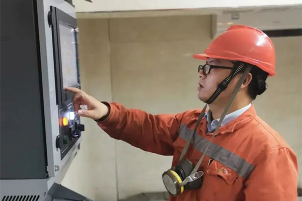 广晟集团控股上市公司中金岭南凡口铅锌矿杨成荣获“广东省五一劳动奖章”称号-图1.jpg